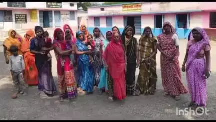 नरसिंहगढ़: सचिव राठौड़ का तबादला रुकवाने चारपुरा पंचायत की महिलाएं आईं आगे
