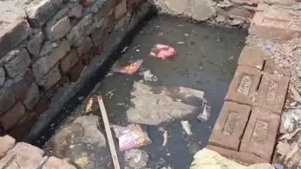 शाहबाद: शाहबाद की रणजीत नगर कॉलोनी में सीवरेज बंद होने के कारण शनि मंदिर के आगे गंदे पानी की भरमार #jansamasya