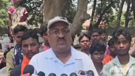 अंबिकापुर: AAP प्रदेश उपाध्यक्ष राजेंद्र बहादुर ने घंघरी में कोरवाओं की जमीन पर स्टेडियम मामले में कलेक्टर के पास आने की दी जानकारी