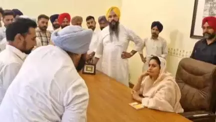 ਤਲਵੰਡੀ ਸਾਬੋ: ਖੰਡਾ ਚੌਕ ਨਜਦੀਕ ਕਾਂਗਰਸ ਪਾਰਟੀ ਸਰਕਾਰ ਨੇ ਸਾਡੇ ਧਾਰਮਿਕ ਸਥਾਨਾਂ ਤੇ ਟੈਂਕਾਂ ਤੋਪਾਂ ਨਾਲ ਹਮਲੇ ਕੀਤੇ ਹਰਸਿਮਰਤ ਕੌਰ ਬਾਦਲ