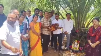 ఖానాపూర్: ఆయిల్ పామ్ పంటల సాగుపై రైతులు దృష్టి సారించాలి: కడెంలో ఎమ్మెల్యే బొజ్జు పటేల్