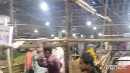 ठाणे: परवानगी घेऊन बकरी मंडी लावतात त्यांना पोलीस त्रास देतात, मुंब्रा येथे आमदार जितेंद्र आव्हाड यांची माहिती #Jansamasya