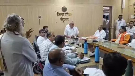 अक्राणी: तीनसमाळ ग्रामस्थांनी गावात सुविधांकरिता जिल्हा परिषद सभागृहात पालकमंत्र्यांकडे केली मागणी #Jansamasya