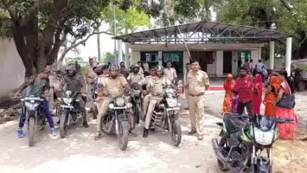 मेहरमा: मैहरमा थाना पुलिस ने बकरीद को लेकर विभिन्न गांवों में किया फ्लैग मार्च
