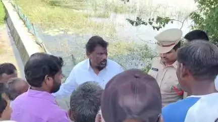 పెగడపల్లె: నామాపూర్ లో జంగంకుంట చెరువును పరిశీలించిన ప్రభుత్వ విప్ అడ్లూరి లక్ష్మణ్ కుమార్