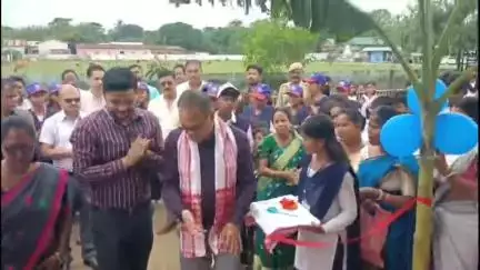 লক্ষীপুৰ: বগুৱান উচ্চতৰ মাধ্যমিক বিদ্যালয়ৰ স্মাৰ্ট ৰূমৰ শুভ উদ্বোধন কৰে জিলা আয়ুক্ত খনিন্দ্ৰ চৌধুৰীয়ে