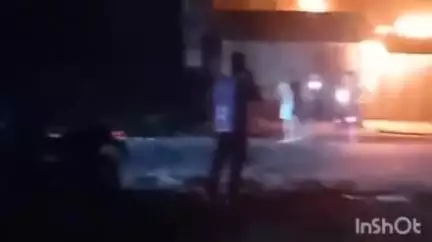 গাইঘাটা: গাইঘাটায় আগুন লেগে পুড়লো একাধিক দোকান