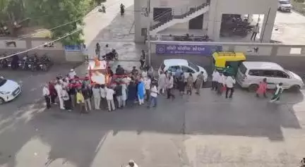 વઢવાણ: રતનપરના જૈન શ્રાવિકાનો ૮૧ વર્ષે નિધન થતાં શહેરનાં વિવિધ મર્ગો પર પાલખીયાત્રા યોજાઈ