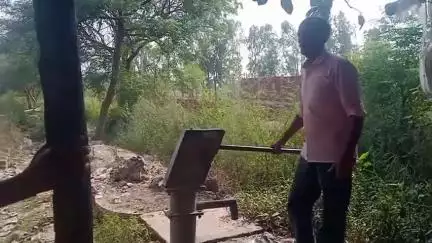 नवाबगंज: बांग्ला बाजार में सरकारी हैंडपंप खराब लोगों ने जल्द बनवाने की सरकार से लगाई गुहार #jansamasya