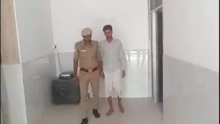 अमरोहा: अमरोहा नगर कोतवाली पुलिस ने अवैध हथियार रखने के एक फरार आरोपी को किया गिरफ्तार