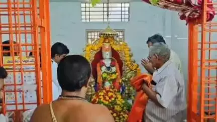ఇబ్రహీంపట్నం: హయత్ నగర్ డివిజన్ పరిధిలో సాయిబాబా దేవాలయ వార్షికోత్సవంలో పాల్గొన్న కార్పొరేటర్ కళ్లెం నవజీవన్ రెడ్డి