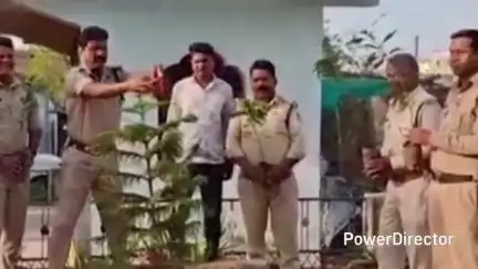 हर्रई: बटकाखापा थाना परिसर में पर्यावरण संरक्षण को लेकर पौधारोपण कार्यक्रम आयोजित, दिया गया संदेश