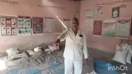 पारोळा: वेल्हाणे गावातील अंगणवाडी येथे झालेली गान गाणे मुळे मुलांचे आरोग्य धोक्यात #jansamasya