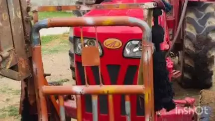 नवादा: पंचाने नदी से अवैध बालू लदे तीन ट्रैक्टर को पुलिस ने किया ज़ब्त, कारोबारी भागने में रहा सफल
