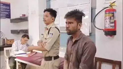 डालीबाबा में गैस सिलेंडर को लेकर विवाद, भाई ने चाचा संग मिलकर भाई को पीटा, पुलिस ने कराया मेडिकल