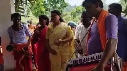 कसमार: हिसिम गांव में अखंड हरि कीर्तन का मंत्री योगेंद्र प्रसाद की पत्नी और पूर्व विधायक ने किया उद्घाटन