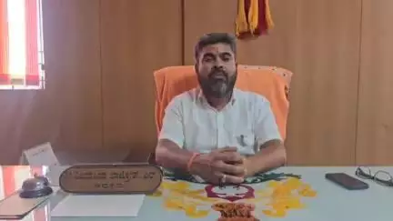ಹೊಳಲ್ಕೆರೆ: ಬೀದಿ ನಾಯಿಗಳ ಹಾವಳಿಗೆ ಕಡಿವಾಣ, ನಗರದಲ್ಲಿ ಪುರಸಭೆ ಅದ್ಯಕ್ಷ ವಿಜಯ ಸಿಂಹ ಕಾಟ್ರೋತ್ #localissue
