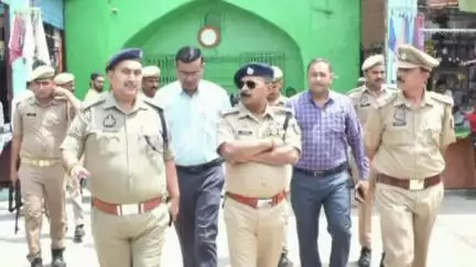 कालपी: कालपी में बकरीद पर्व सकुशल संपन्न कराने के लिए एसपी ने नगर का किया निरीक्षण, सुरक्षा व्यवस्था का लिया जायजा