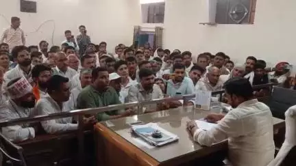 सूरतगढ़: सरदारपुरा बीका बस स्टैंड के पास वन्यप्रेमियों पर हमले का मामला, गिरफ्तारी की मांग को लेकर उपखंड कार्यालय पर हुआ प्रदर्शन