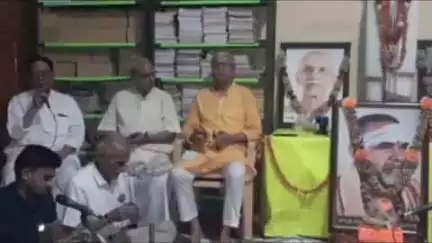 खुर्जा: खुर्जा में मंदिर मार्ग पर पीली कोठी में ऋषिकेश के संत स्वामी देवानंद की जयंती, भजन-कीर्तन के साथ कार्यक्रम आयोजित