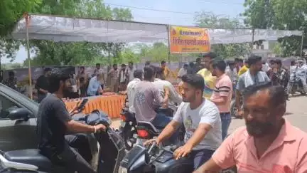 बूंदी: निर्जला एकादशी पर दान-पुण्य करने की होड़, शहर में जगह-जगह स्टाल लगाकर राहगीरों को पिलाया शरबत व शीतल पेय