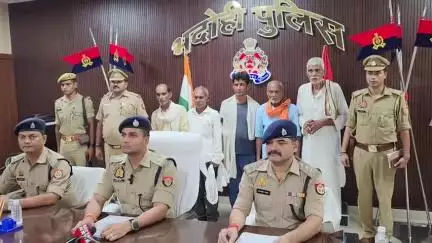 ज्ञानपुर: ज्ञानपुर कोतवाली पुलिस ने फर्जी जमानत गिरोह का भंडाफोड़ किया, 5 आरोपियों को किया गिरफ्तार