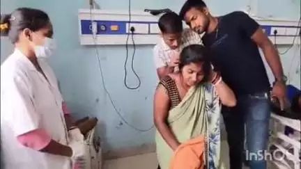 आरा: खवासपुर थाना क्षेत्र के भगवानपुर के डेरा गांव में शुक्रवार की दोपहर मामूली विवाद को लेकर बाप-बेटी की पिटाई की गई