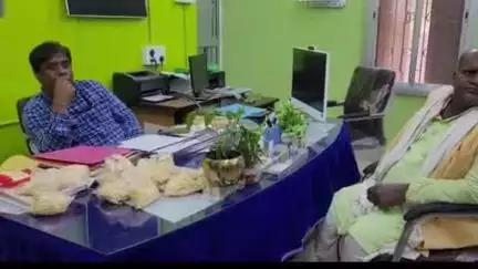 बिहार: स्वीट कॉर्न और बेबी कॉर्न की खेती पर ज़ोर, किसान ने फसल की पैकेजिंग कर ज़िला कृषि पदाधिकारी को दिया नमूना