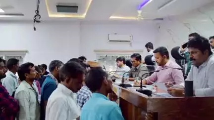 పాడేరు ఐటీడీఏ కార్యాలయంలో నిర్వహించిన మీకోసం కార్యక్రమానికి 93 ఫిర్యాదులు..జిల్లా కలెక్టర్ ఏఎస్ దినేష్ కుమార్