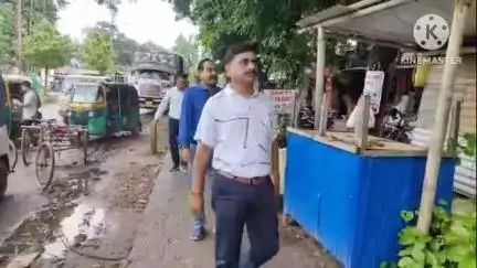 তেলিয়ামুড়া: তেলিয়ামুড়া বাজারের ব্যান্ডিং জুন পরিদর্শন করে টোডা কোম্পানির কর্মীরা, সঙ্গে ছিলেনTMC চেয়ারম্যান ও ভাইস চেয়ারম্যান