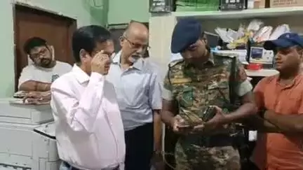 जगदीशपुर: तिलकामांझी भागलपुर विश्वविद्यालय के कुलपति ने परीक्षा विभाग का औचक निरीक्षण किया, कर्मचारियों के मोबाइल ज़ब्त