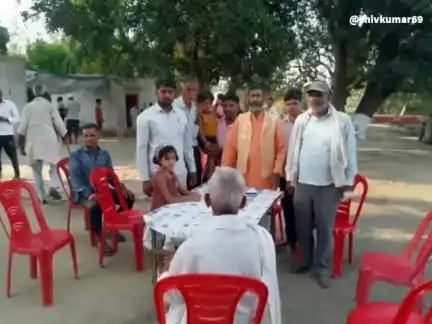 किसान नेता देवस्वरूप पटेल के ज्येष्ठ भ्राता छत्रपाल ने किसानों को दी जैविक खेती करने की जानकारी। भंडारे के बाद हुआ आयोजन