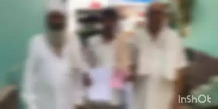 बागपत: दोघट थाना क्षेत्र से नाबालिग बेटी की बरामदगी की मांग को लेकर पिता ने बागपत में एसपी दफ्तर पहुंचकर SP से लगाई गुहार
