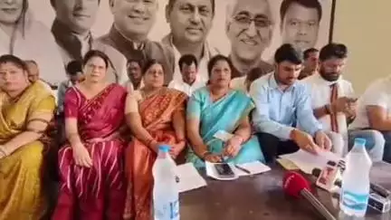 कवर्धा: राजनांदगांव की पूर्व महापौर हेमा देशमुख ने प्रेस वार्ता में प्रदेश सरकार पर निशाना साधा, कहा- भाजपा शिक्षा और रोजगार विरोधी है