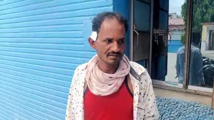 अमरपुर: सोभानपुर गांव में नमाज पढ़ने जा रहे बच्चे को पीटा, बचाने आए पिता से भी मारपीट