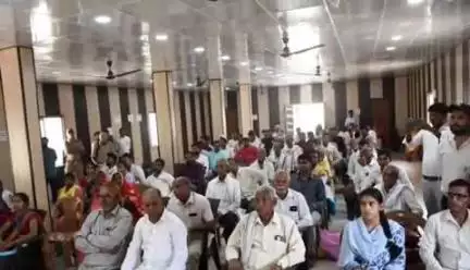 नौगढ़: विकासखंड कार्यालय बर्डपुर के सभागार में क्लस्टर प्रभारी एवं चयनित कृषकों के प्रशिक्षण कार्यक्रम का किया गया आयोजन