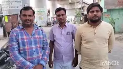 औरैया: दिबियापुर कस्बा स्थित फ्लाईओवर पर दोनों तरफ सीढ़ियां बनाए जाने को लेकर नगर के सभासदों ने की मांग#jansamasya