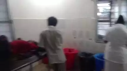 कुरडेग: कुरडेग कस्तूरबा गांधी आवासीय विद्यालय के पास चेचिस ट्रक दुर्घटनाग्रस्त, चालक घायल