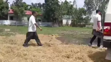 তুফানগঞ্জ ১: ধাদিয়াল শিয়ালপাড়া এলাকায় এক ব্যক্তিকে পিটিয়ে খুনের অভিযোগ, তদন্তে গতি আনতে ঘটনাস্থলে ফরেনসিক ল্যাবের ৩ সদস্যের দল