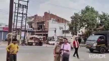 हापुड़: बुलंदशहर रोड पर जुमे की नमाज को लेकर पुलिस अलर्ट, ड्रोन कैमरे से की गई निगरानी