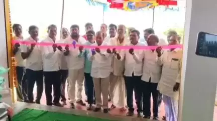 సంగారెడ్డి: కోహిర్ లో ఫర్టిలైజర్ ను ప్రారంభించిన ఎమ్మెల్యే మాణిక్ రావు