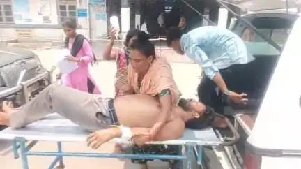 বহরমপুর: গৌরীপুরে গলায় ফাঁস দিয়ে আত্মহত্যার চেষ্টা এক যুবকের, চিকিৎসাধীন বহরমপুর MMC হাসপাতালে