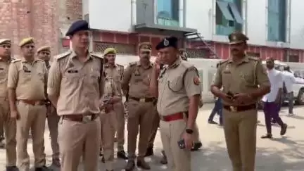 नोएडा-जुमे की नमाज शांतिपूर्वक अदा की गई, सेक्टर-8 जामा मस्जिद में लोगों ने नमाज पढ़ी।
#news #noida #shorts