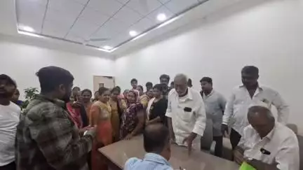 જૂનાગઢ: શહેરમાં ગિરનાર કમલમ કાર્યાલય ખાતે ધારાસભ્યની અધ્યક્ષતામાં લોકો દરબાર યોજાયો