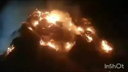 पाटन: ग्राम धोनी के पास वेयर हाउस में रखी लाखों की धान जलकर खाक, असामाजिक तत्वों पर जलाने का शक