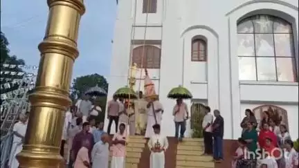 കോട്ടയം: ജില്ലയിലെ പ്രസിദ്ധ തീർഥാടനകേന്ദ്രമായ ചെമ്മലമറ്റം 12 ശ്ലീഹൻമാരുടെ പള്ളിയിൽ തിരുനാളിന് കൊടിയേറി