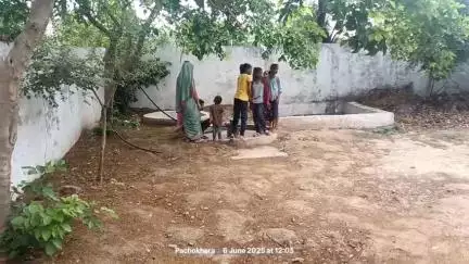 इंदरगढ़: ग्राम पचोखरा के हाई स्कूल में हेड पंप खराब पानी की टंकी टूटी छात्र-छात्रा घर से पानी लाने पर मजबूर  अनदेखी #jansamasya