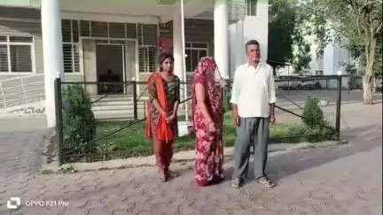 नीमच नगर: कनावटी के किसान ने केंट थाने में लगाई गुहार, कहा- या तो ज़मीन दिला दो, या फांसी दे दो!