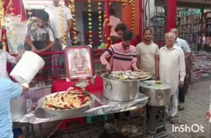 जवाली: हनुमान मंदिर जवाली के मुख्यद्वार पर निर्जला एकादशी पर लगाई गई छबील, मंदिर कमेटी प्रधान ने दी जानकारी