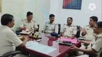 साहिबगंज: अनुमंडल पुलिस पदाधिकारी कार्यालय में सदर एसडीपीओ ने थाना प्रभारियों के साथ अपराध नियंत्रण गोष्ठी की बैठक की
